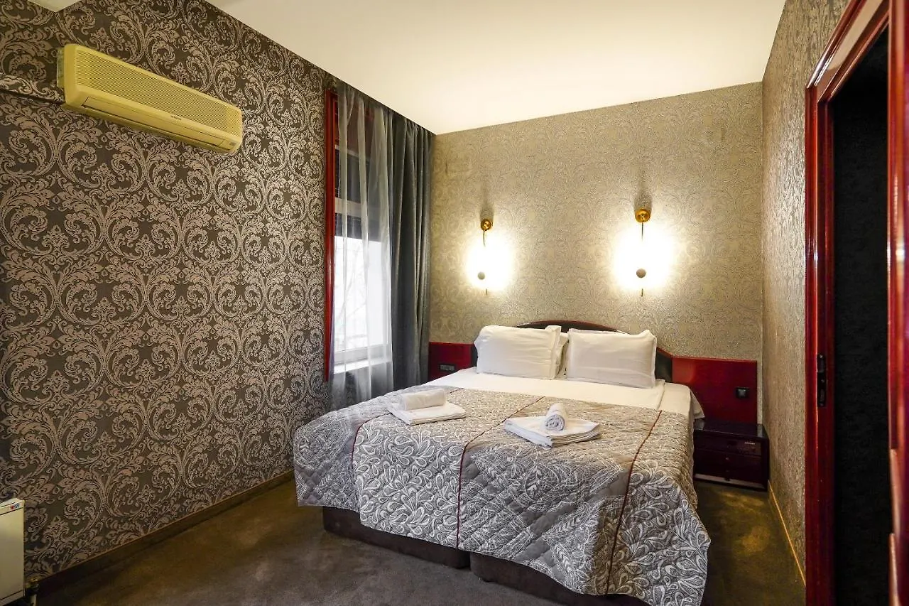 Hotel Central Club Sofia 3*,