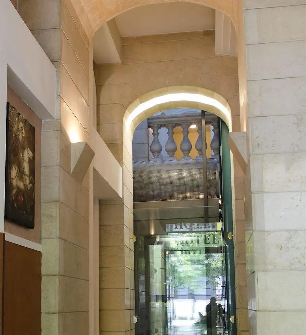 Hotel Central Club Sofia 3*,